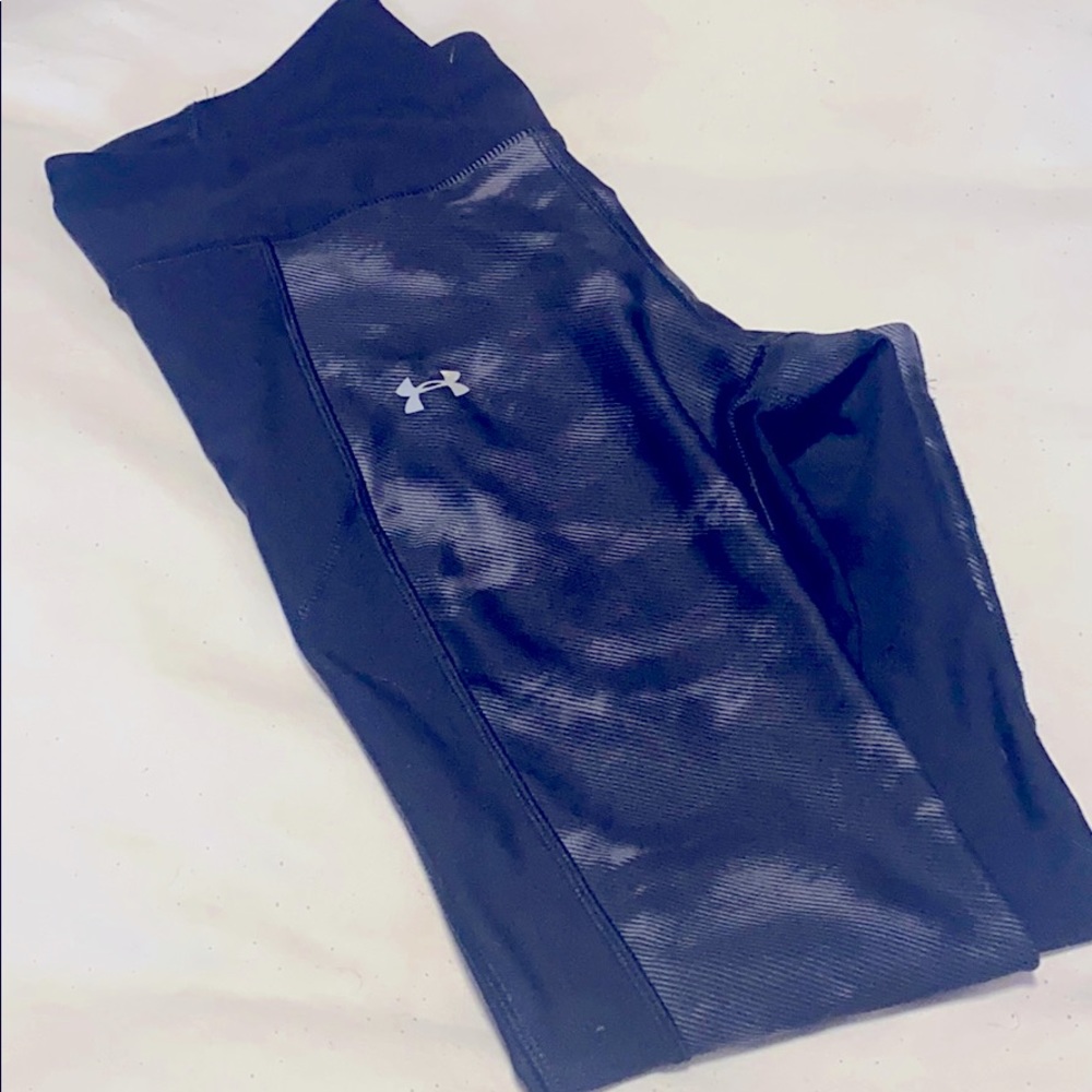 Black, gray and blue Capri leggings